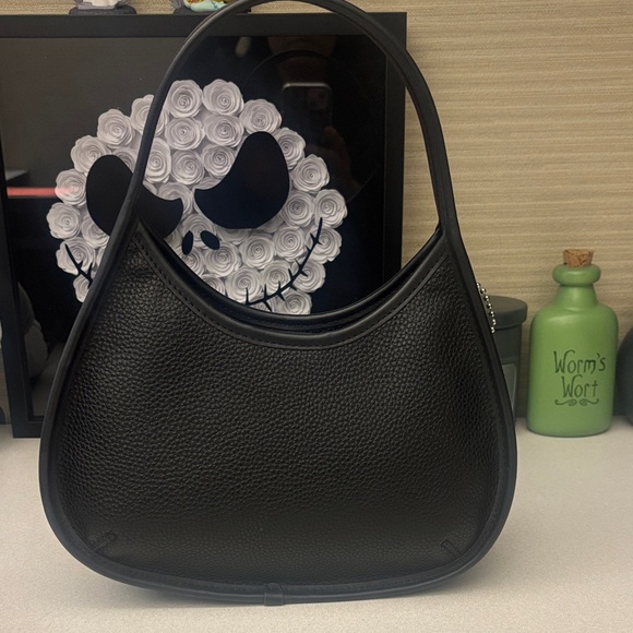 Elegant Black Women's Bag - Picture 1 of 4